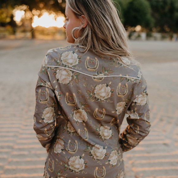 Rodeo Quincy Lucky Belle Button Up- Floral Button Down Shirt - Gray - Picture 3 of 3